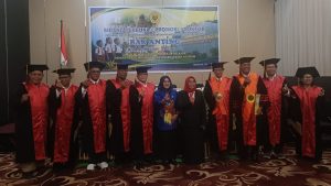 Promosi Doktor Bau Anting Kaji Implementasi Program Wajib Belajar Pendidikan Sembilan Tahun di Kabupaten Keerom